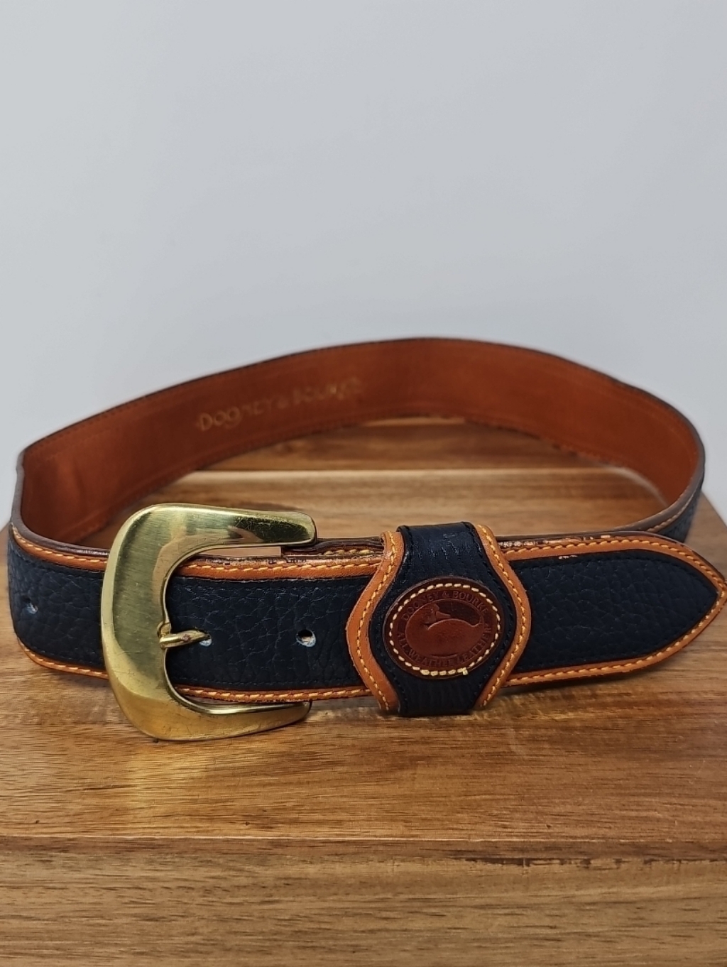 Dooney & Bourke Navy Blue And Tan Leather Men’s Belt With Brass Buckle